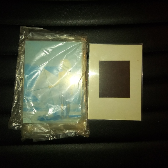 NWT Mini magnetized picture frames - Picture 3 of 3